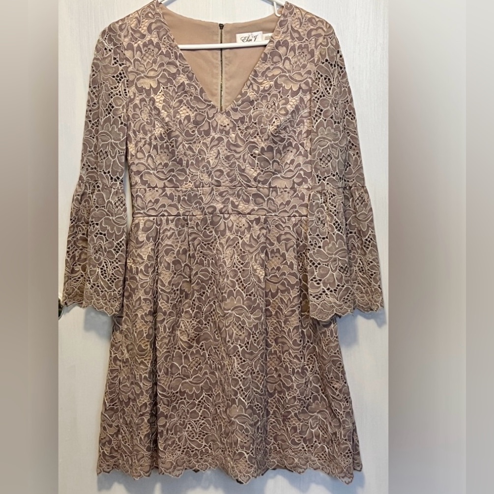 Eliza J Sz 4 Lace V-Neck High Waist Pleated Dress With 3/4 Flounce Sleeves